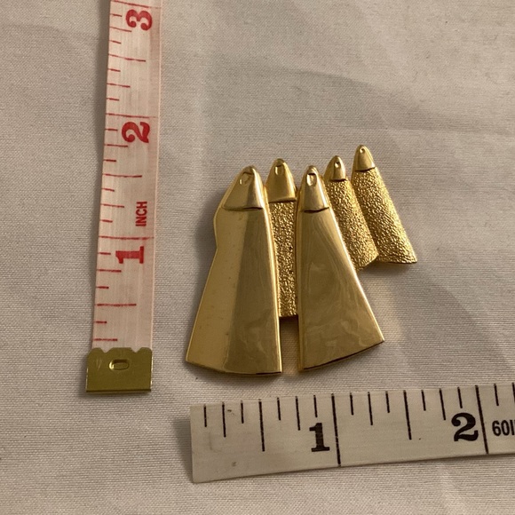 Vintage Fortin Modernist Gold Tone Nuns Signed Brooch - Picture 3 of 3